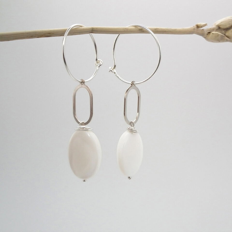 Sedef Taşlı Gümüş Halka Küpe