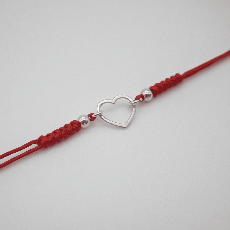 Kırmızı İpli Kalpli Bileklik