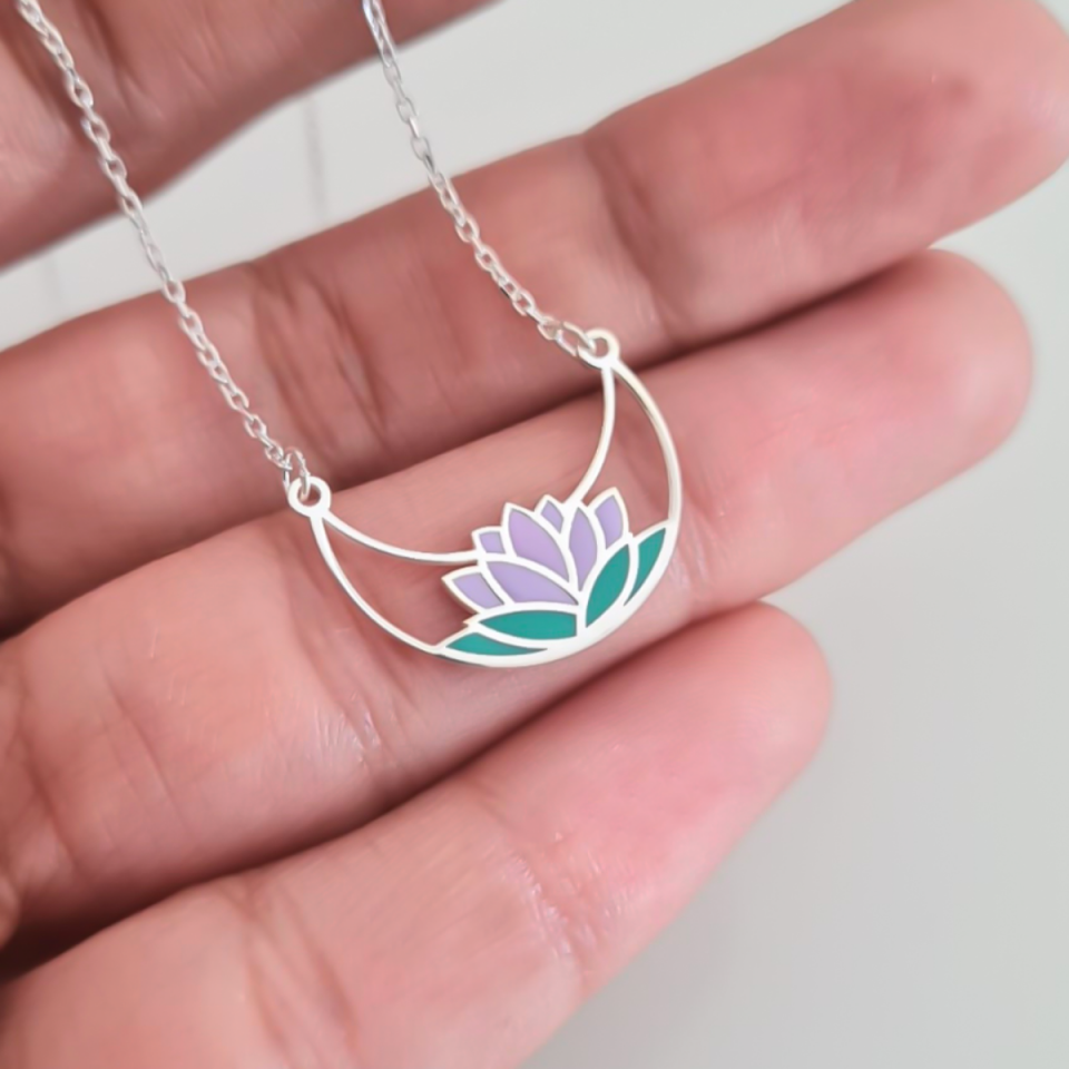 Lotus Ay Gümüş Kolye