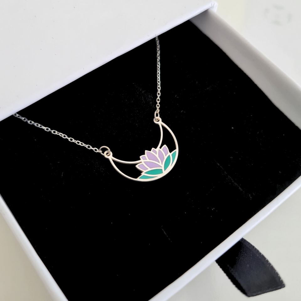 Lotus Ay Gümüş Kolye