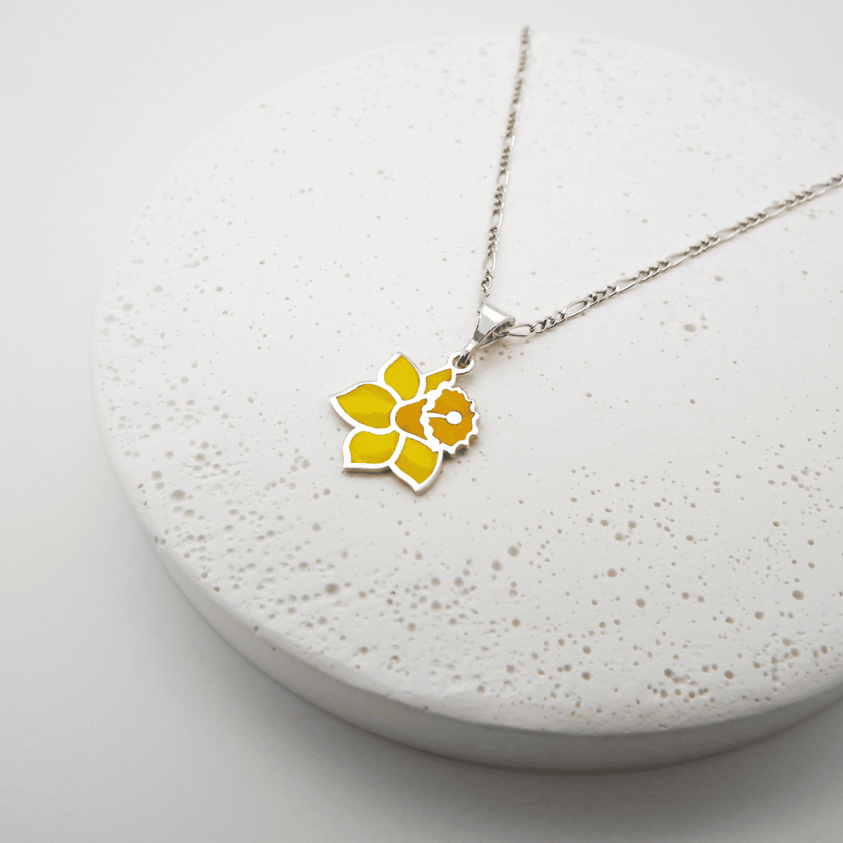 Nergis Çiçeği Mineli Gümüş Kolye