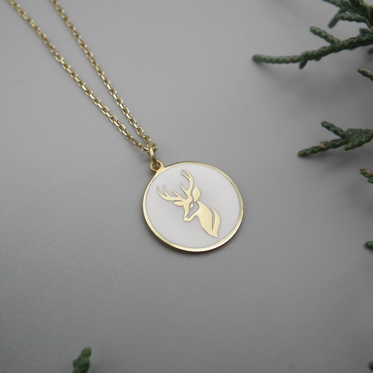 Beyaz Yaban Geyiği Gümüş Kolye