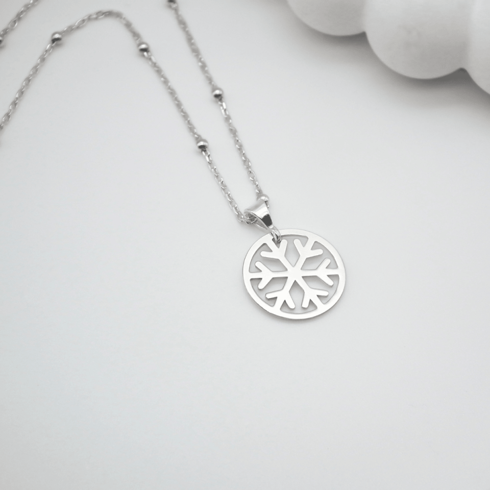 Kar Tanesi Yuvarlak Gümüş Kolye