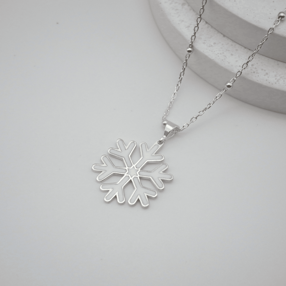 Kar Tanesi Mineli Gümüş Kolye