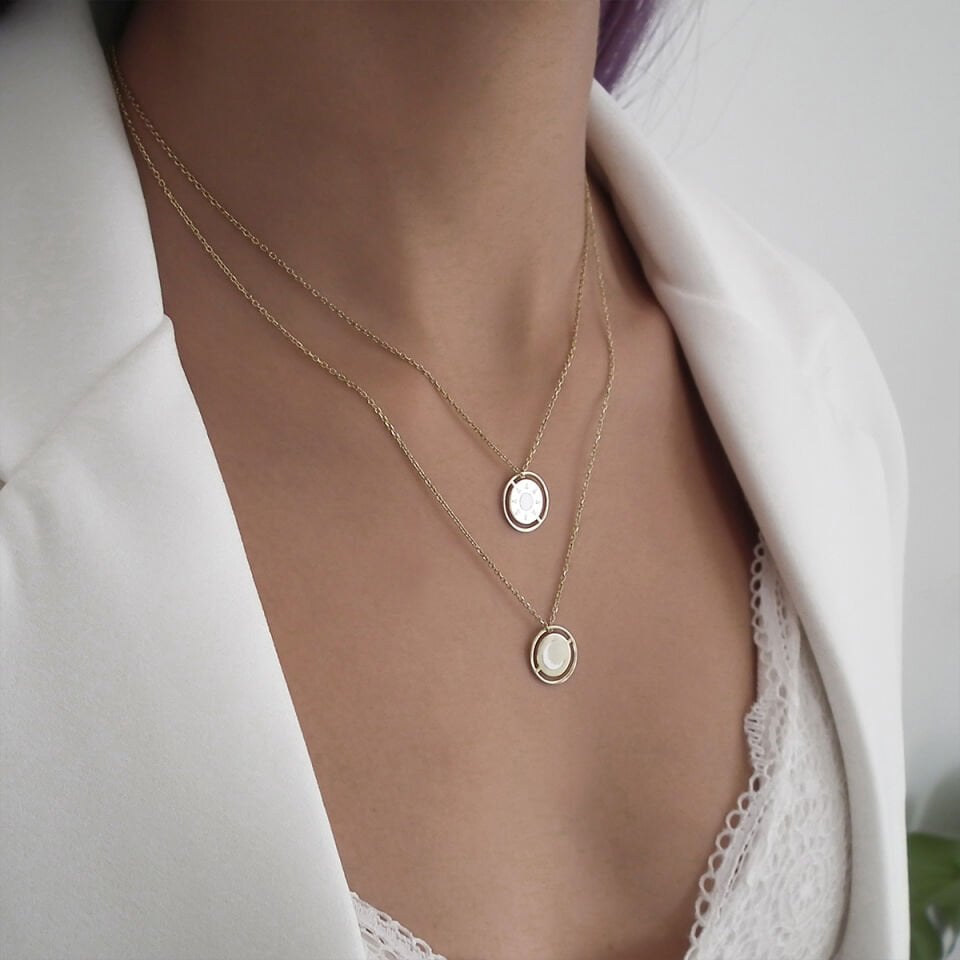 Beyaz Mineli Ay Gümüş Kolye