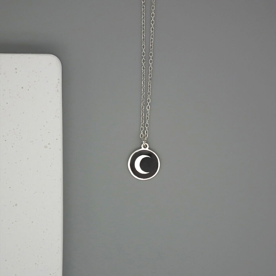 Siyah Mineli Tiny Ay Gümüş Kolye