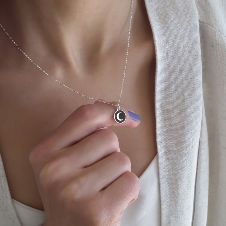 Siyah Mineli Tiny Ay Gümüş Kolye