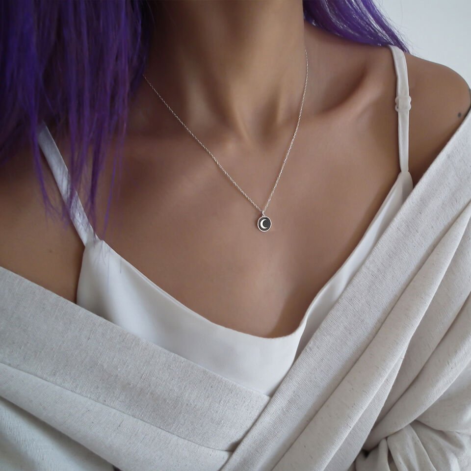 Siyah Mineli Tiny Ay Gümüş Kolye